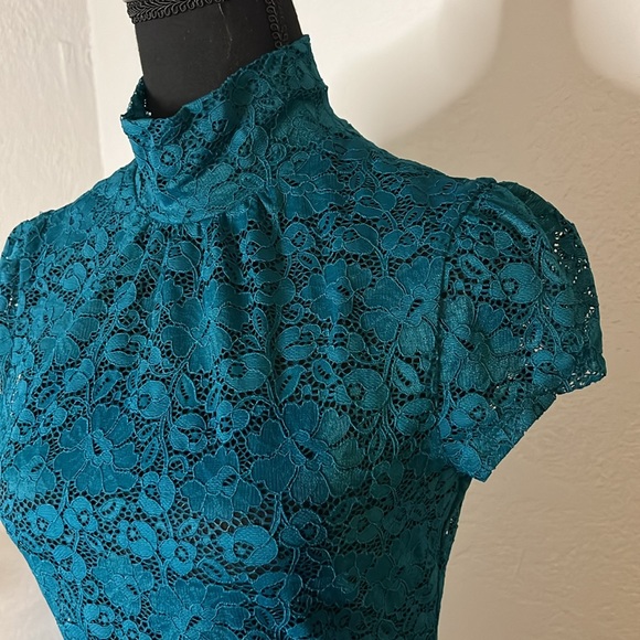 Lace top - Picture 3 of 7